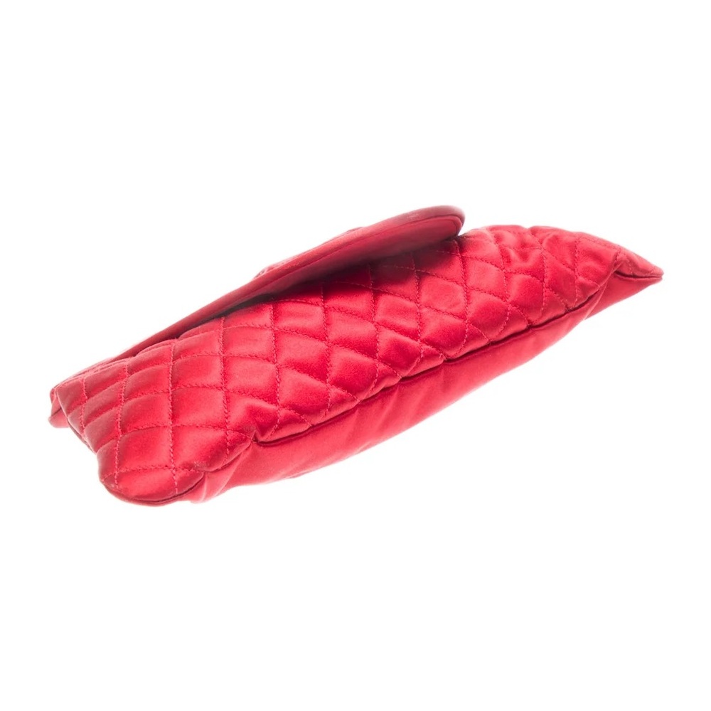 CHANEL Scarlet Quilted Wristlet - Picture 5 of 6